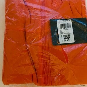 Arc'teryx Proton Hoody in Vibrant Orange